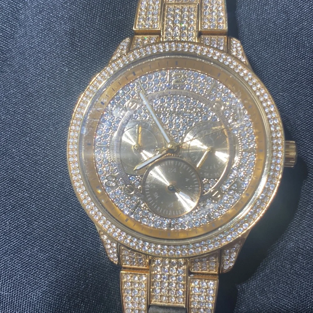 Watch - Picture 2 of 5